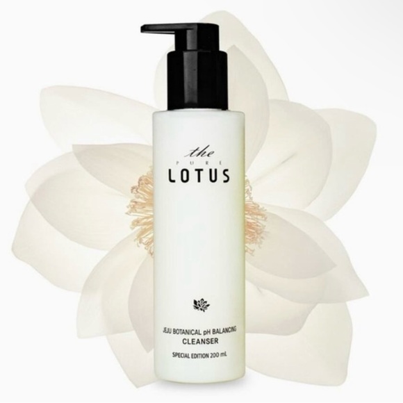 THE PURE LOTUS - NIB | Jeju Botanical Ph Balancing Facial Cleanser - 150mL - Picture 2 of 11